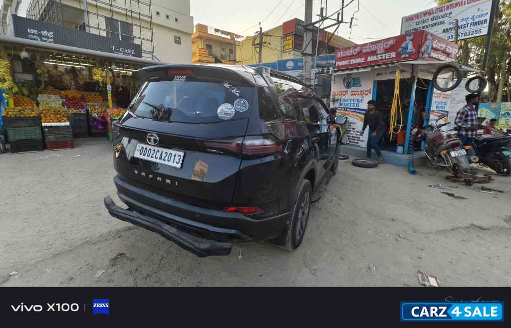 Oberon Black Tata Safari XZPLUSMT6S