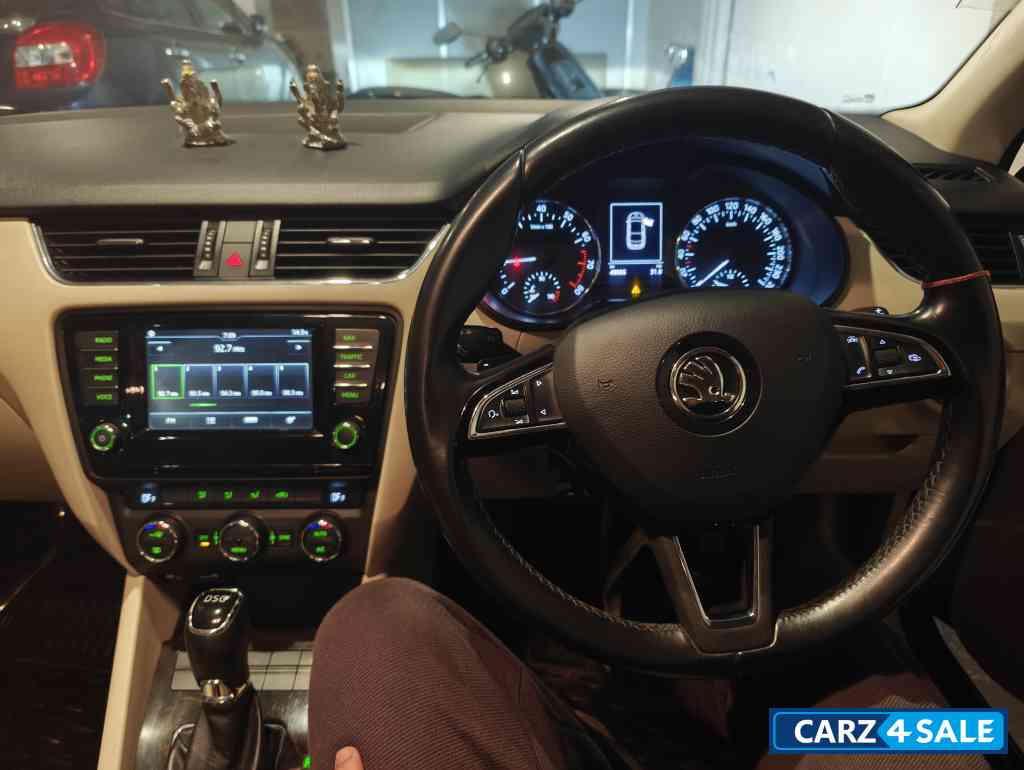 Black Skoda Octavia 1.8 TSI STYLE PLUS AT PETROL