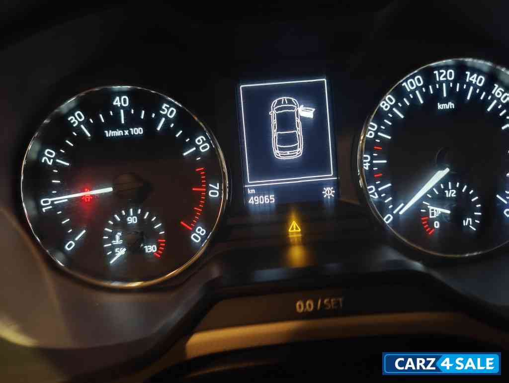 Black Skoda Octavia 1.8 TSI STYLE PLUS AT PETROL