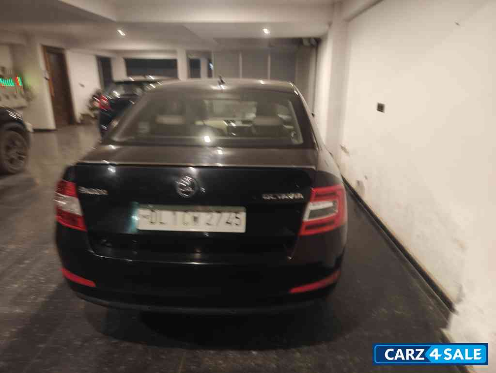 Black Skoda Octavia 1.8 TSI STYLE PLUS AT PETROL