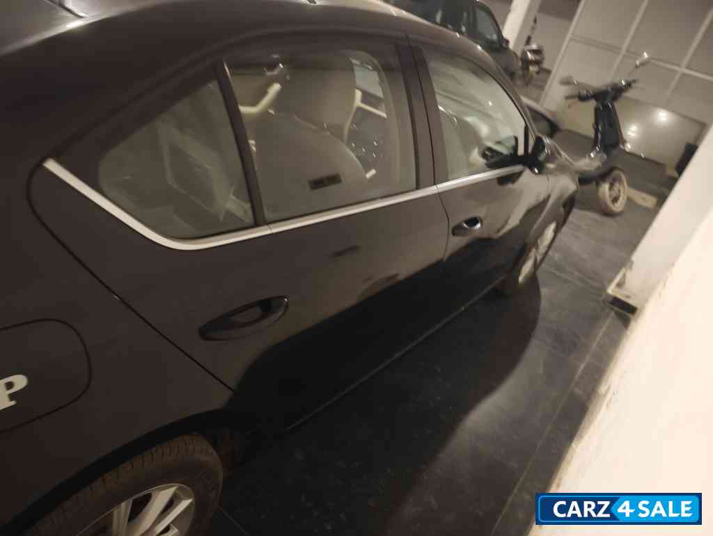 Black Skoda Octavia 1.8 TSI STYLE PLUS AT PETROL