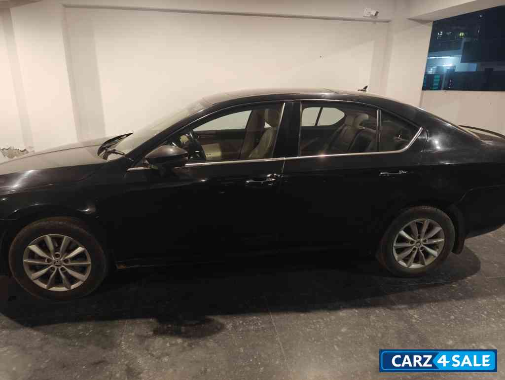 Black Skoda Octavia 1.8 TSI STYLE PLUS AT PETROL