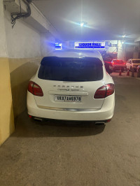 Porsche Cayenne PETROL