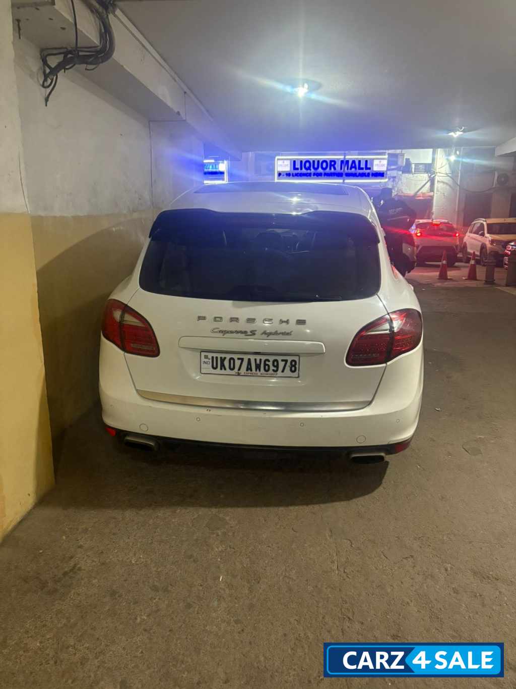 Porsche Cayenne PETROL