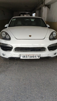 Porsche Cayenne PETROL
