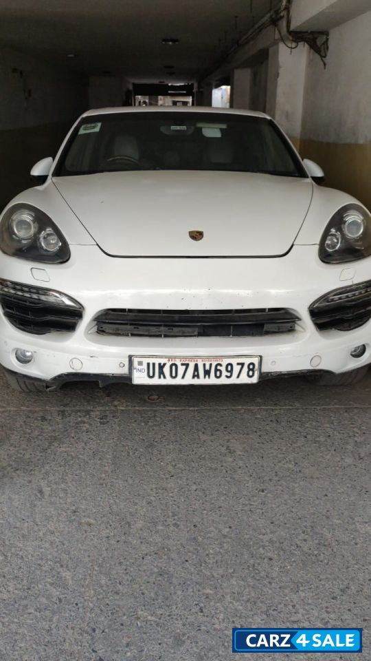 Porsche Cayenne PETROL