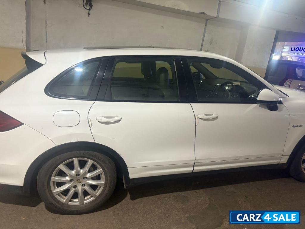Porsche Cayenne PETROL