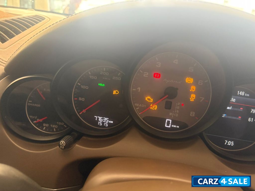 Porsche Cayenne PETROL