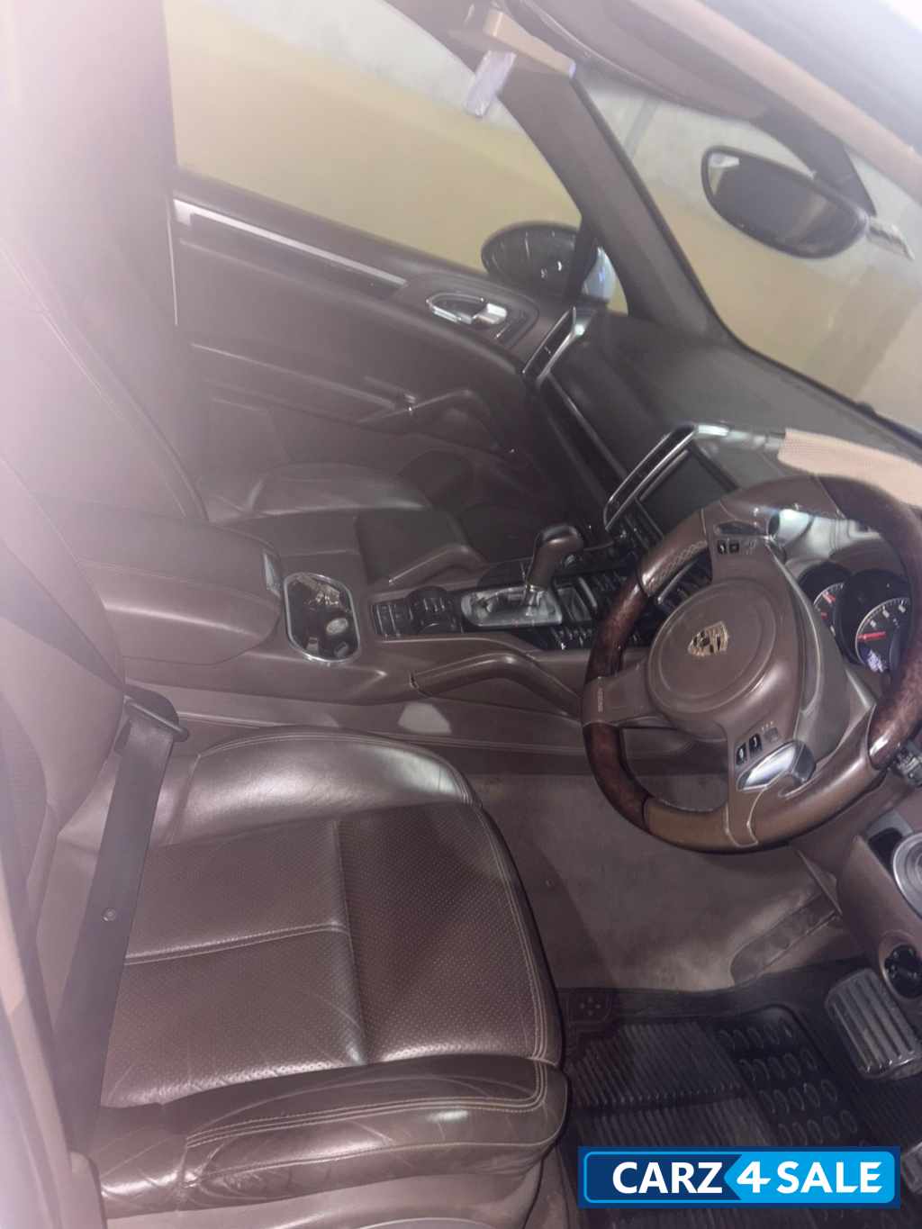 Porsche Cayenne PETROL