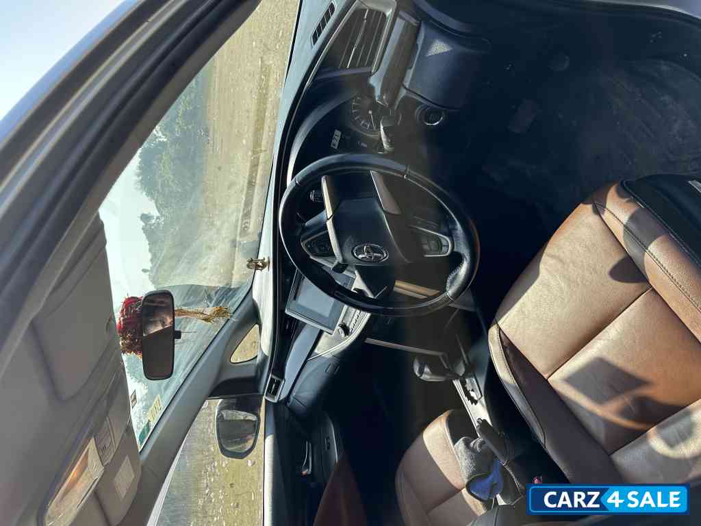 Toyota Innova Z 2.8 diseal auto