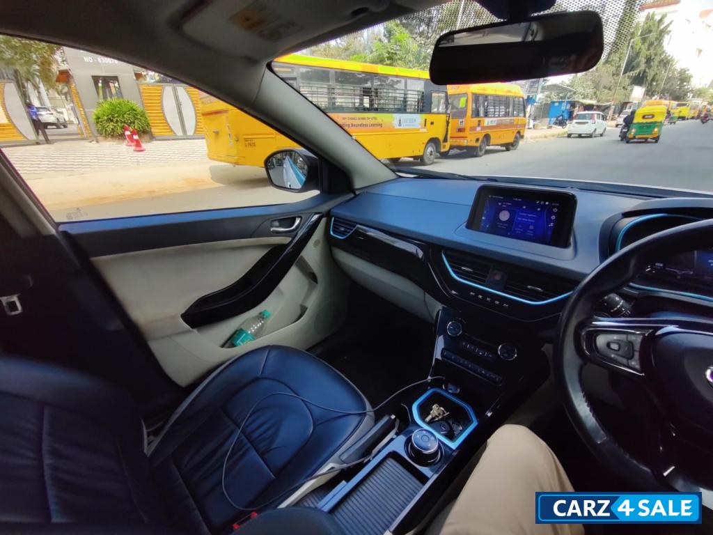 White Tata Nexon EV ZX plus