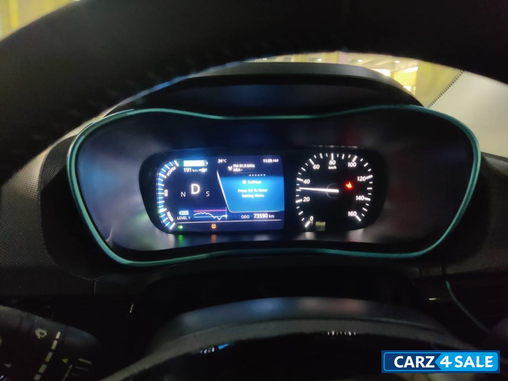 White Tata Nexon EV ZX plus