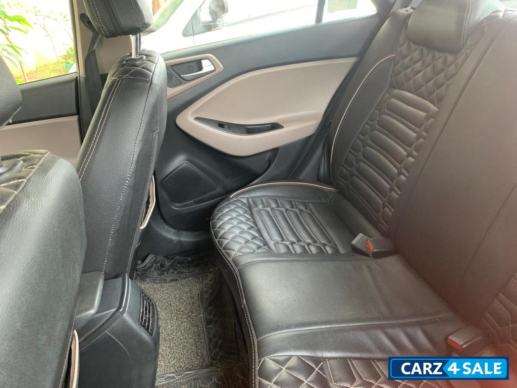 Red Hyundai Elite i20 Sportz plus 1.2 petrol