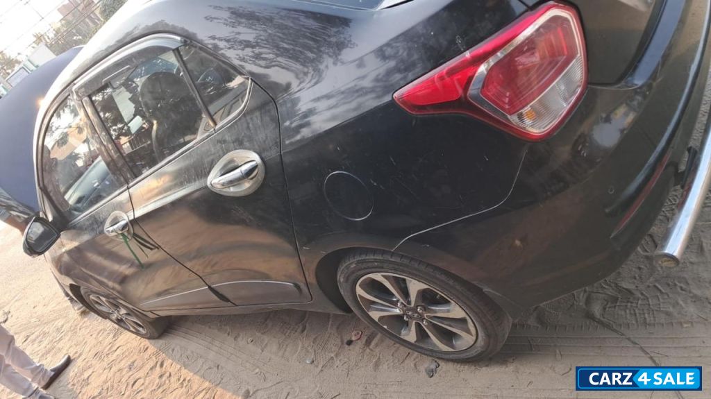 Black Hyundai Xcent SX