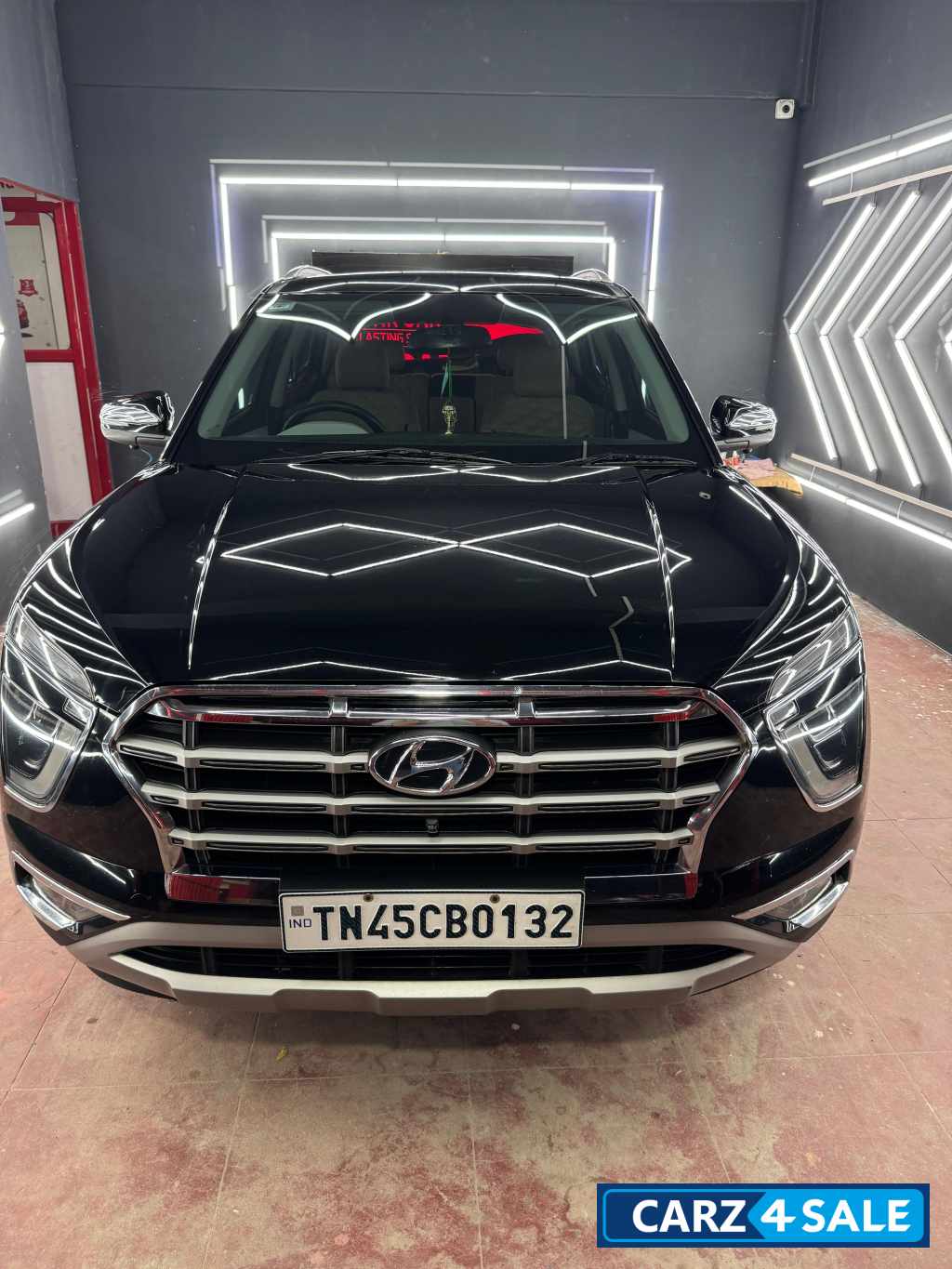 Black Hyundai Creta SX MT Top end Model