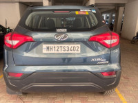 Mahindra XUV300 W6