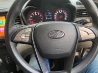 Mahindra XUV300 W6