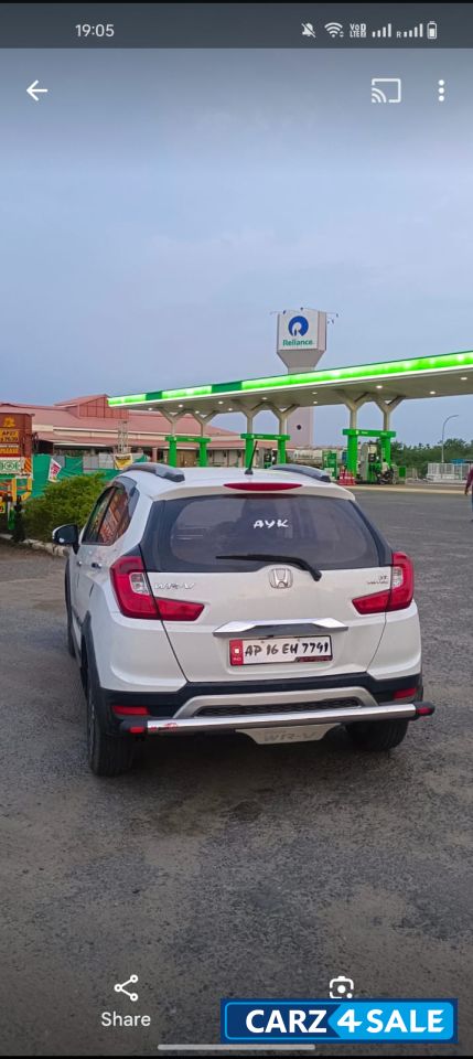 Pearl White Honda WR-V 1.5 VX MT