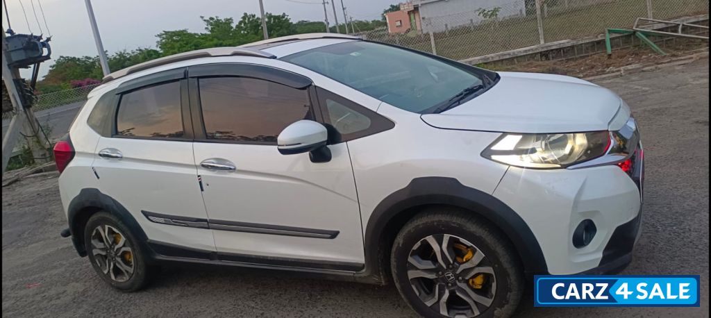 Pearl White Honda WR-V 1.5 VX MT
