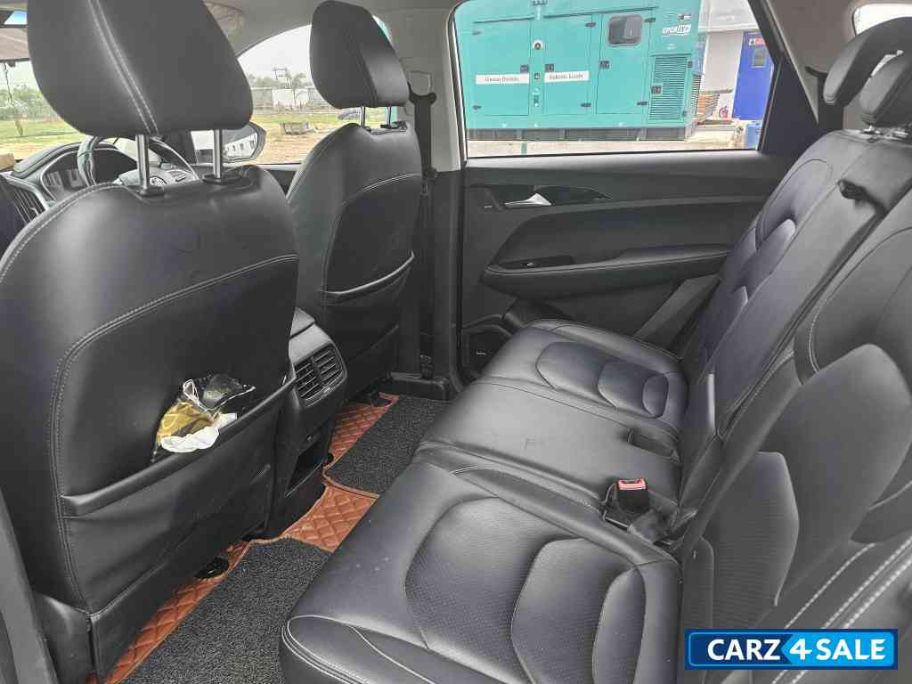 MG Hector SHARP 1.5 PETROL AT DCT MG Hector SHARP 1.5 PETROL AT DCT