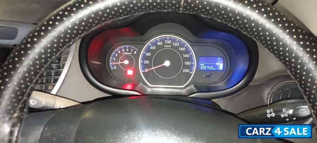 Red Hyundai i10 Magna Kappa 1.2