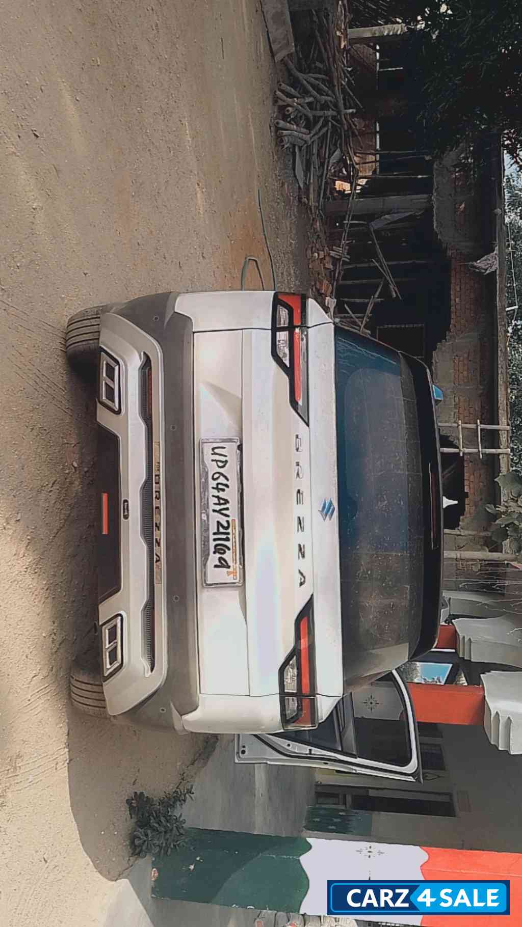 White Maruti Suzuki Vitara Brezza 2024