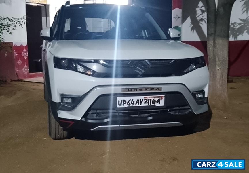 White Maruti Suzuki Vitara Brezza 2024