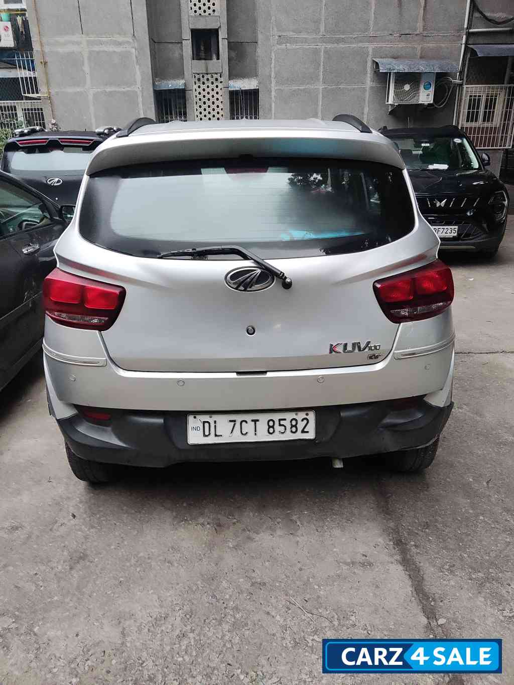 Mahindra KUV100 K6 plus