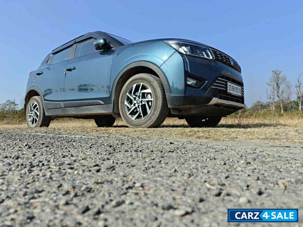 Mahindra XUV300 W8(O)