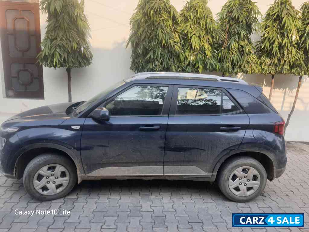 Denim Blue Hyundai Venue S 1.2 kappa