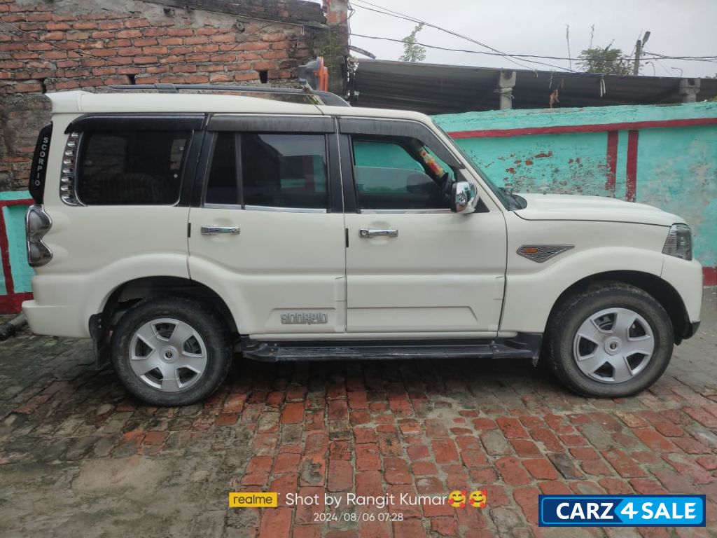 Mahindra Scorpio S6 plus