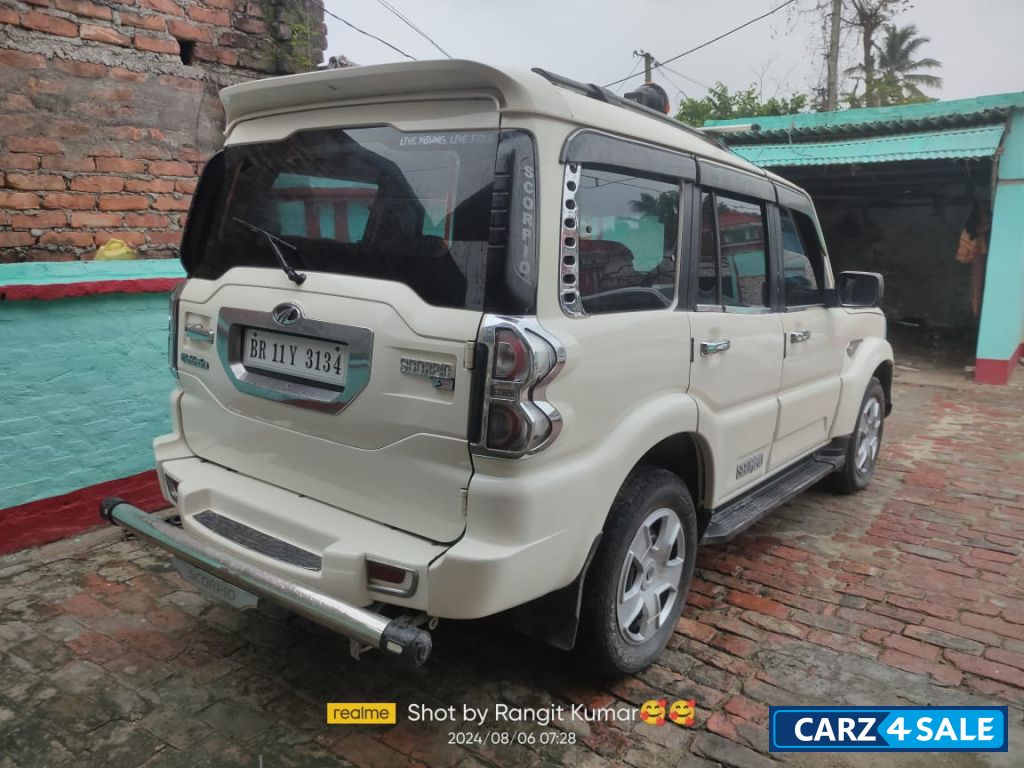 Mahindra Scorpio S6 plus