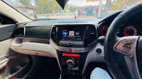 Mahindra XUV300 W8