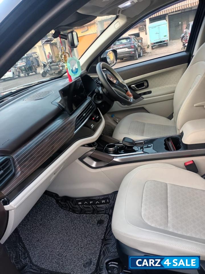 Tata Safari Accomplished Plus Dual Tone AT