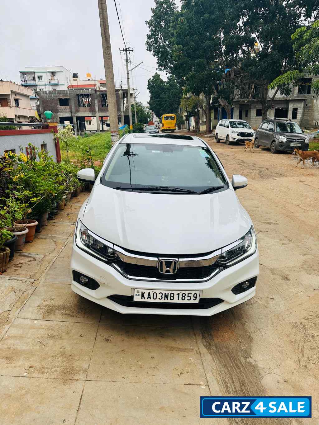 Pearl White Honda City ZX CVT (I-VTECH)