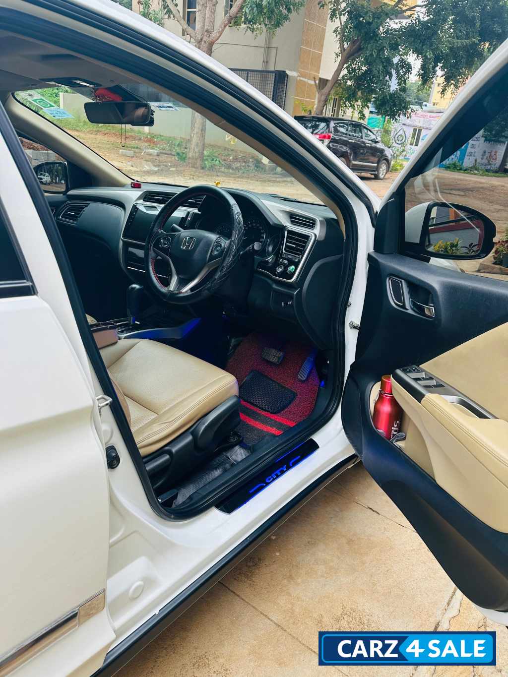 Pearl White Honda City ZX CVT (I-VTECH)