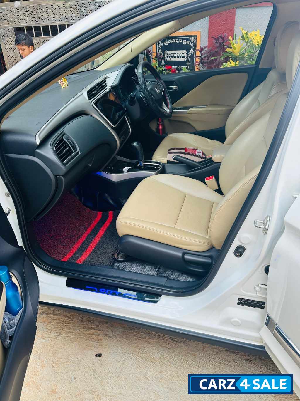 Pearl White Honda City ZX CVT (I-VTECH)