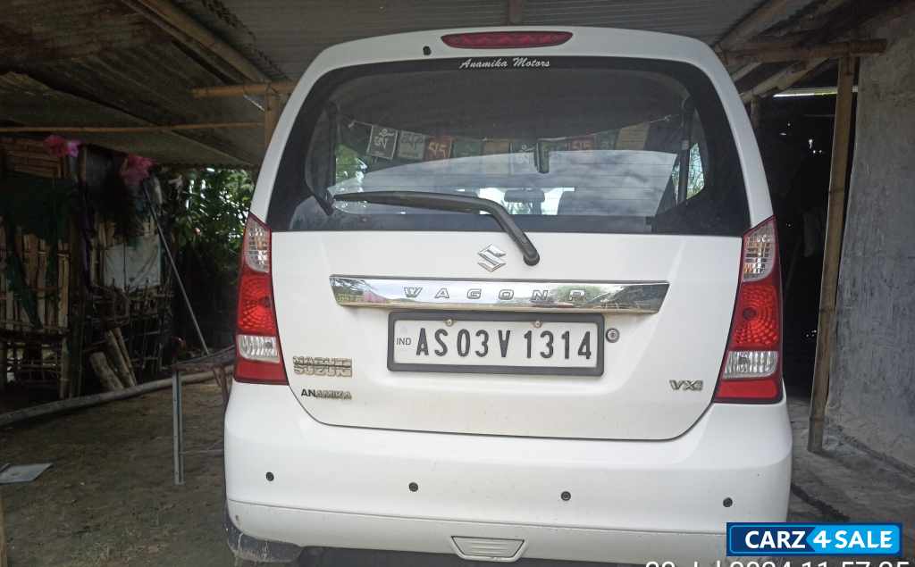 White Maruti Suzuki Wagon R VXI