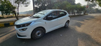 White Tata Altroz XE 1.2 RHYTHM