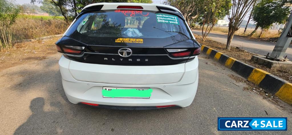 White Tata Altroz XE 1.2 RHYTHM