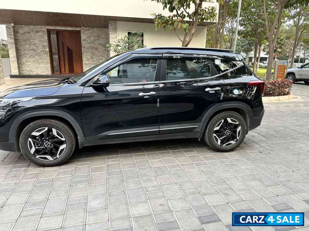 Black Kia Seltos HTX 1.5 IVT