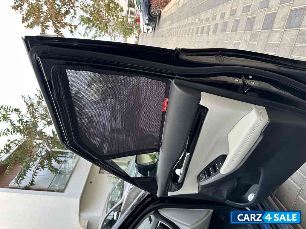 Black Kia Seltos HTX 1.5 IVT