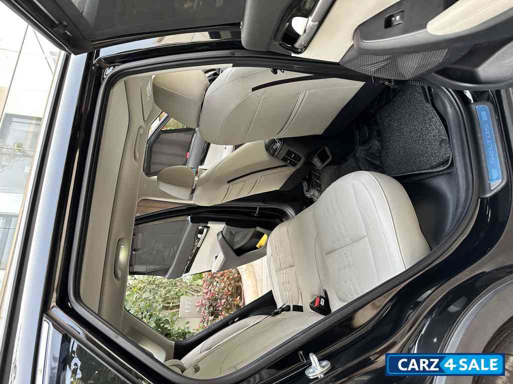 Black Kia Seltos HTX 1.5 IVT