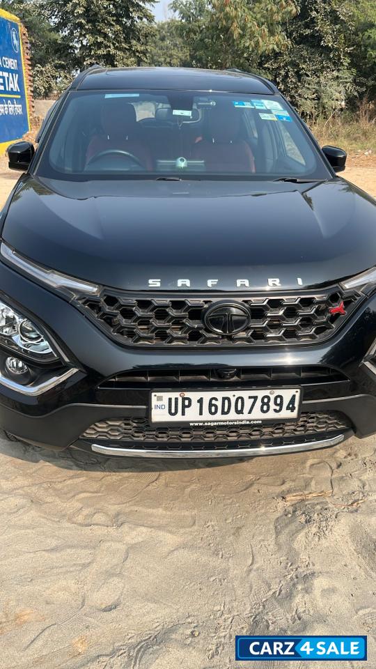 Tata Safari XZ+ Red Dark Edition Tata Safari XZ+ Red Dark Edition