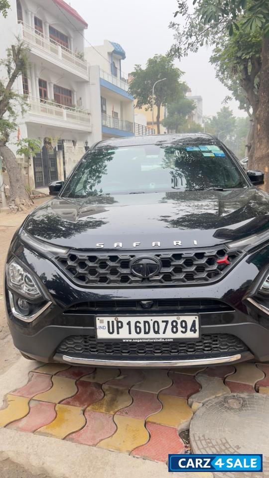 Tata Safari XZ+ Red Dark Edition Tata Safari XZ+ Red Dark Edition
