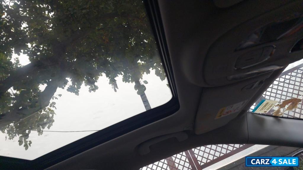 Techno Metallic Green Jeep Compass 4*4 diesel automatic