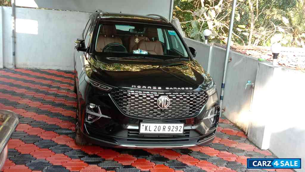 MG Hector Plus Sharp