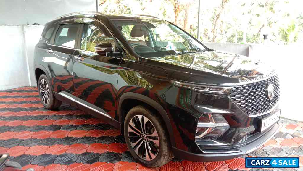 MG Hector Plus Sharp