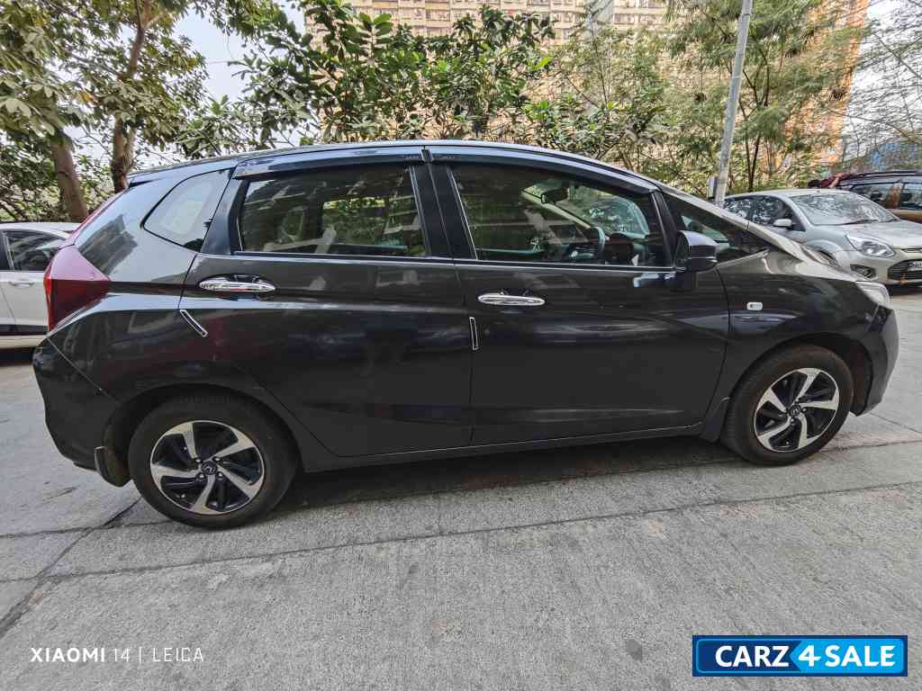 Golden Brown Honda Jazz V i-vtec BS6 2020 Petrol + CNG