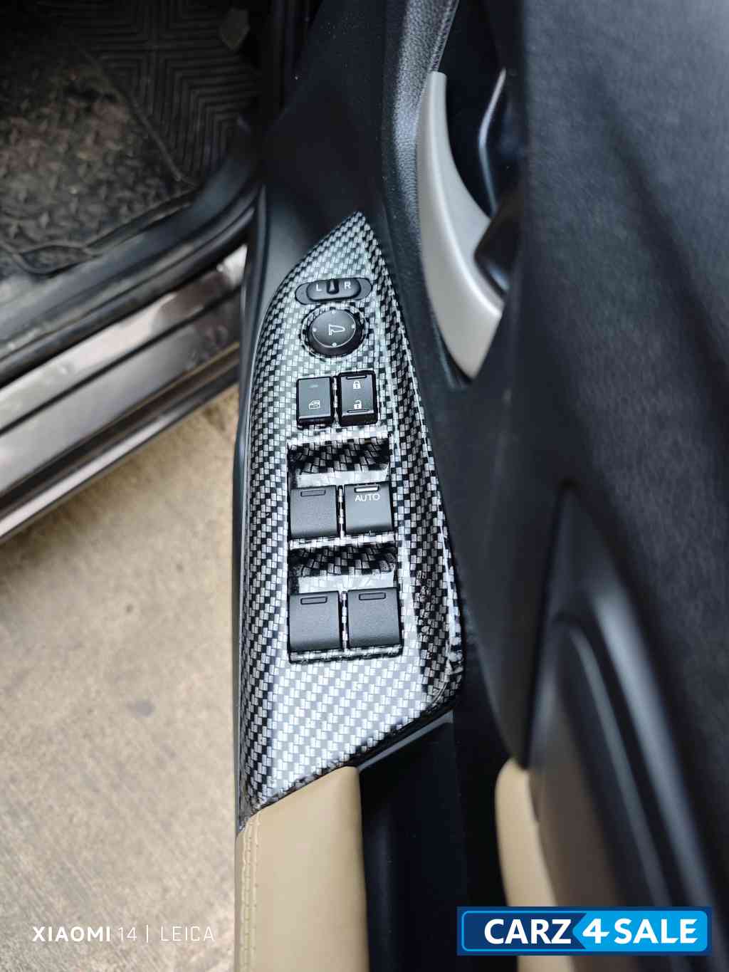 Golden Brown Honda Jazz V i-vtec BS6 2020 Petrol + CNG